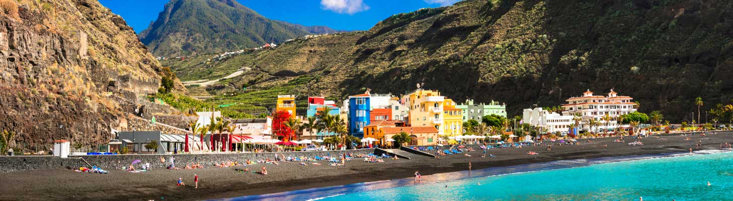 Black sands & turquoise sea of Puerto de Tazacorte in La Palma